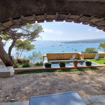 Villa Grande Maison Au Bord De Climatisee Avec Piscine *