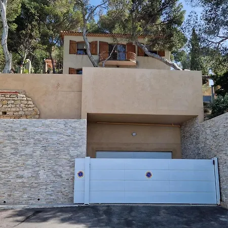 Grande Maison Au Bord De Climatisee Avec Piscine