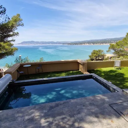 Grande Maison Au Bord De Climatisee Avec Piscine * Saint-Cyr-sur-Mer